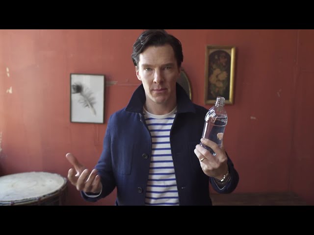 Benedict Cumberbatch Does a Magic Trick -