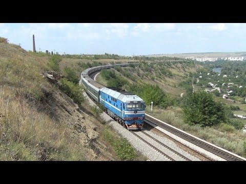 Тепловоз ТЭП70-0310 с поездом №142 Симферополь — Екатеринбург