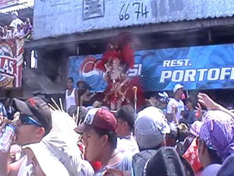 Mileydis Vargas y La Tuna esperando a la NORAFA HEDIONDA el Martes de Culecos