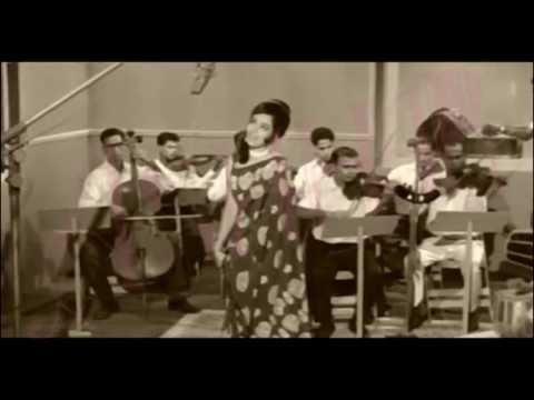 Hamne Dekhi Hai Un Aankho Ki Mehekti Khushboo Haath Se Chhoo...