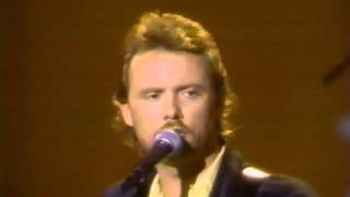 Watch Lee Roy Parnell Mexican Money video
