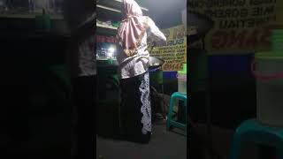 Goyang Nasgor Sarung Batik Madura