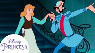 Cenicienta Se Prueba El Zapato De Cristal Disney Princesa