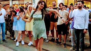 Taksim'den Muhteşem Dansıyla Bir Peri Kızı Geçti💃 ✓sercan gider👏👏👏