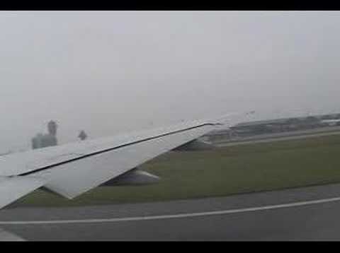 Singapore Airport Picture on Singapore Airlines Boeing 777 300 Er Take Off At Singapore Landing