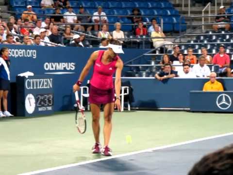 Andrea Petkovic vs． Nadia ペトロワ， USO 2010 （Petko dances）
