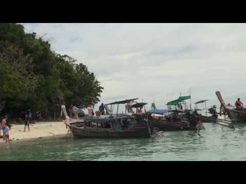 ทะเลแหวก เกาะหม้อ และเกาะทับ สถานที่ท่องเที่ยวจังหวัดกระบี่ ตำบลอ่าวนาง อำเภอเมือง จังหวัดกระบี่