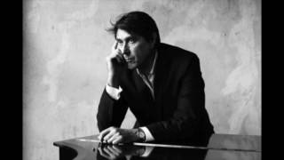 Watch Bryan Ferry No Face No Name No Number video