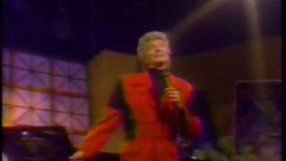 Watch Barry Manilow Never Met A Man I Didnt Like video