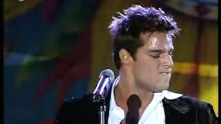 Watch Ricky Martin Maria video