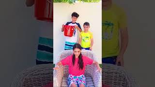 Divertido Water Bucket Challenge - Heidi