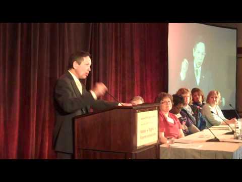 Dennis Kucinich calls for Single-Payer at a conference of registered nurses