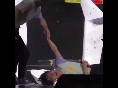 EXO CHANYEOL & CHEN FUNNY MOMENT EXO CHANYEOL & CHEN FUNNY MOMENT #1