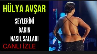 Hülya Avşar şeyini bakın nasıl salladı