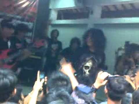 power metal - serigala malam