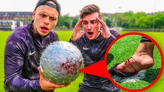 FUßBALL CHALLENGE ENDET BLUTIG!! (REIßZWECKENBALL BARFUß) FUßBALL CHALLENGE ENDET BLUTIG!! (REIßZWECKENBALL BARFUß)