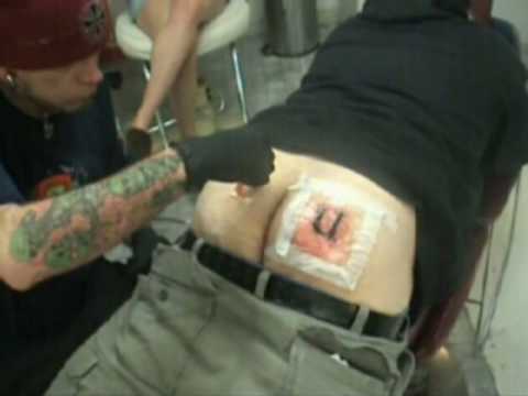 How to shave an ass.FU tattoo.ass tattoo.butt tattoo.hot girl getting 