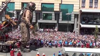 Day 2. The Giants. Diver Giant in Perth. Royal de Luxe. Perth, Australia
