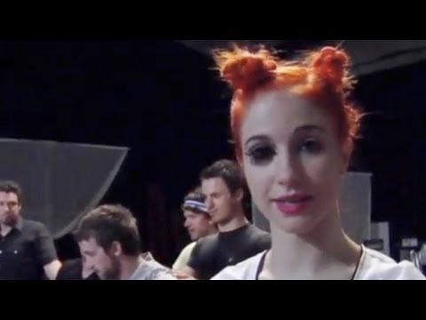 Скачать песню парамор монстр