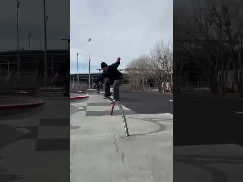 Slappy finger flip  #pizzaskateboards #skateboarding