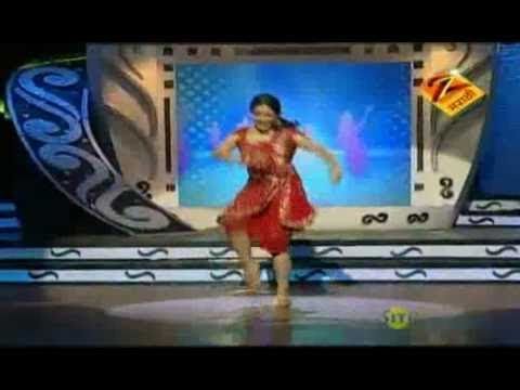 Eka Peksha Ek Apsara Aali April 14 11 - Neha Pendse