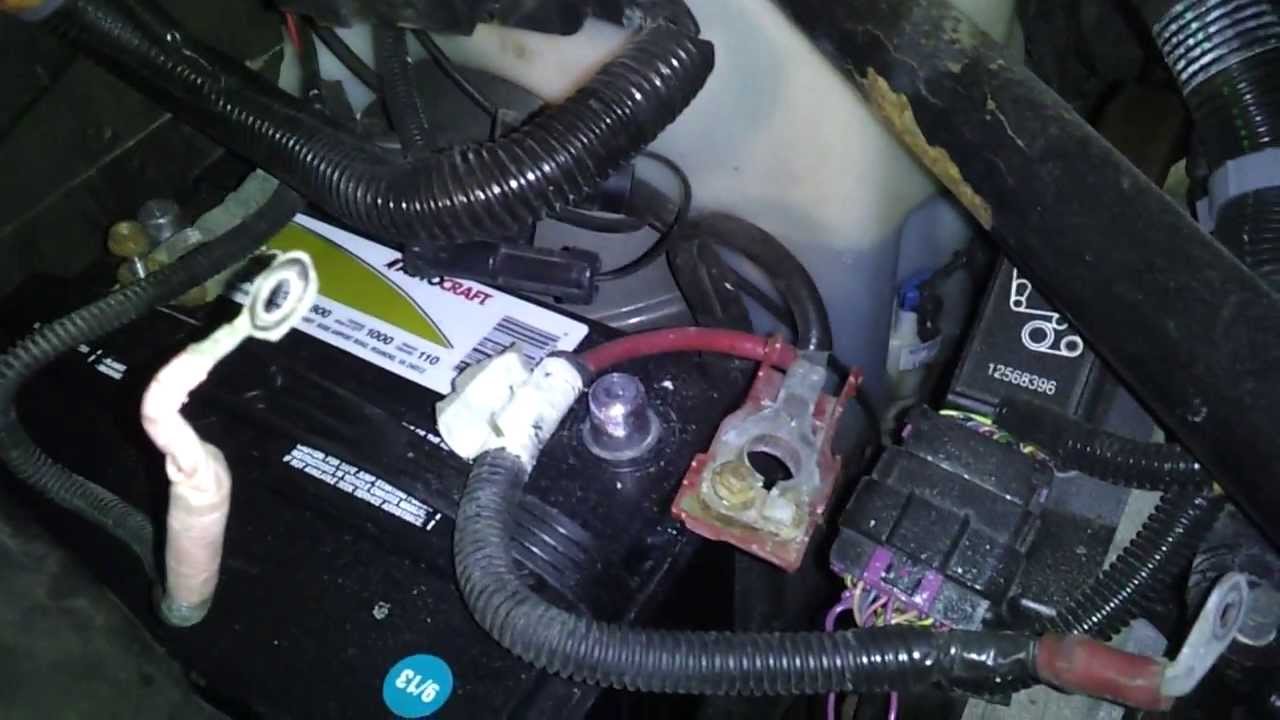 GM minivan battery replacement (2005 Saturn Relay) - YouTube