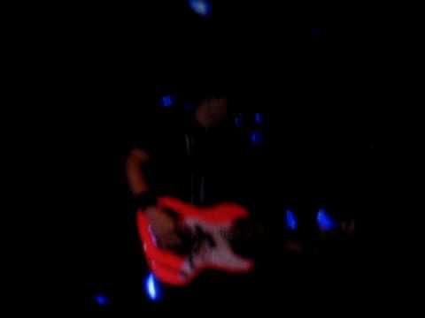 tom delonge blink 182 brings a kid up from the audience August 4 Milwaukee, 