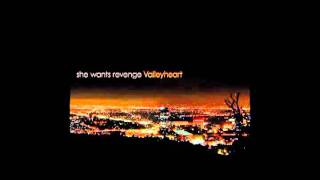 Watch She Wants Revenge Kiss Me video