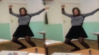 Sınıfta Çılgınca Dans Eden Kız
