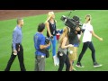 Sophia Bush Throws PERFECT 1st Pitch at Dodger Stadium 6-13-14