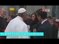 El Papa Francisco No se deja Besar la mano de Angelica Rivera