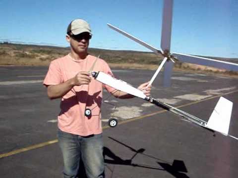 fox 8 news car crash on Big A worlds largest depron Rc autogyro (O maior autogiro rc de depron ...