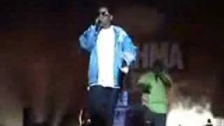 Watch Tego Calderon Ella Se Entrega Cuando Baila Reggaeton video