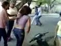 Tremenda Arrastrada le da una Mujer Celosa a Amante del Marido