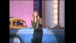 Watch Trisha Yearwood Devil In Disguise video