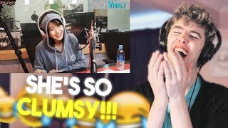 Iu Funny Moments Reaction Shes So Clumsy