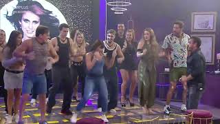 Power Couple Gretchen Agita Pista De Dança Ensinando Coreografia De Sua Música