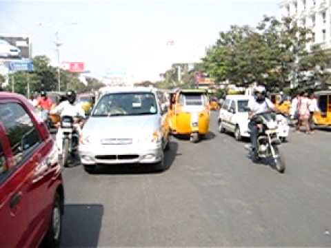 Thumb How to cross a street in India