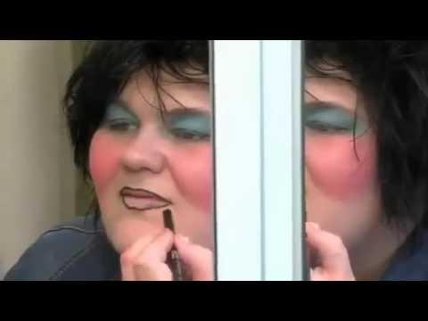 Family Stories - Fettsüchtige Dominique wirft sich in Schale