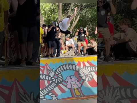HE FLOWS LIKE WATER - MIKEY LEVEN #FDRSKATEPARK #SKATEBOARDING