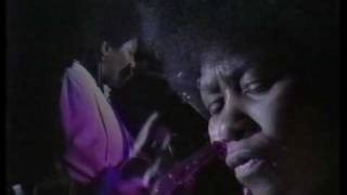 Watch Joan Armatrading Tall In The Saddle video