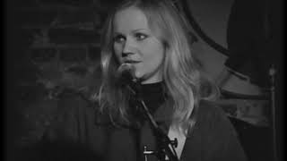 Watch Eva Cassidy Bridge Over Troubled Water video