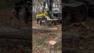 “Efficiency In Action: John Deere 1270G Harvester Demonstrating Tree Extration