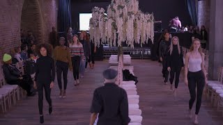 Back Stage Video Of Model Rehersal Before Show How To Walk On The Ramp 2  Video Del Escenario Traser