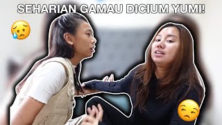 (ENG SUBBED) PRANK SEHARIAN GAMAU DICIUM YUMI!//PRANKING YUMI ANNOYED BY HER KIS