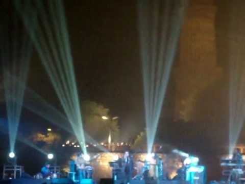 Hariharan live chanda re_qutub.MPG