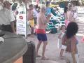 abuelo bailando chistoso