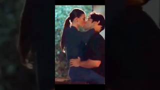 Netflix Aşk Taktikleri - Demet Özdemir Şükrü Özyldız Öpüşme Sahnesi