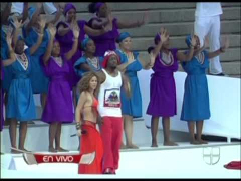 SHAKIRA ft. Wyclef Jean - Hips Dont Lie - Bamboo (LIVE)