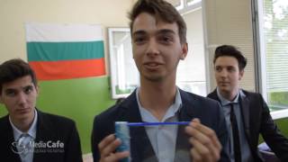 Видео Ученици от ЕГ Иван Вазов Пловдив с иновативно изобретение от Младежка медия MediaCafe, улица Ивана Вазова, Пловдив, Болгария